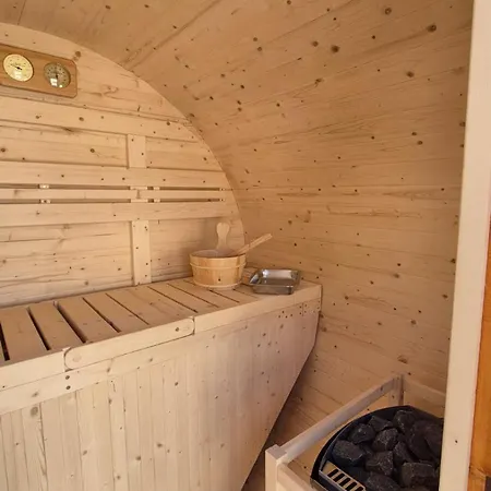 Bien-être Avec Piscine, Et Sauna