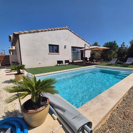 Villa Bien-être Avec Piscine, Et Sauna *
