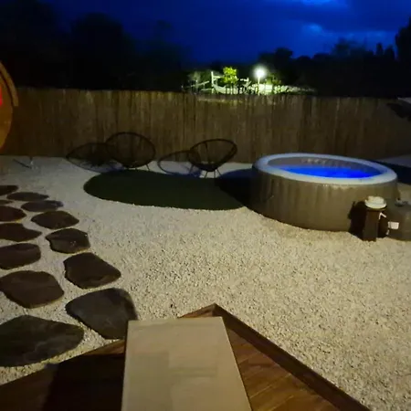 Sejour Bien-etre Avec Piscine, Et Sauna *