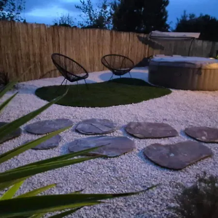 Bien-être Avec Piscine, Et Sauna